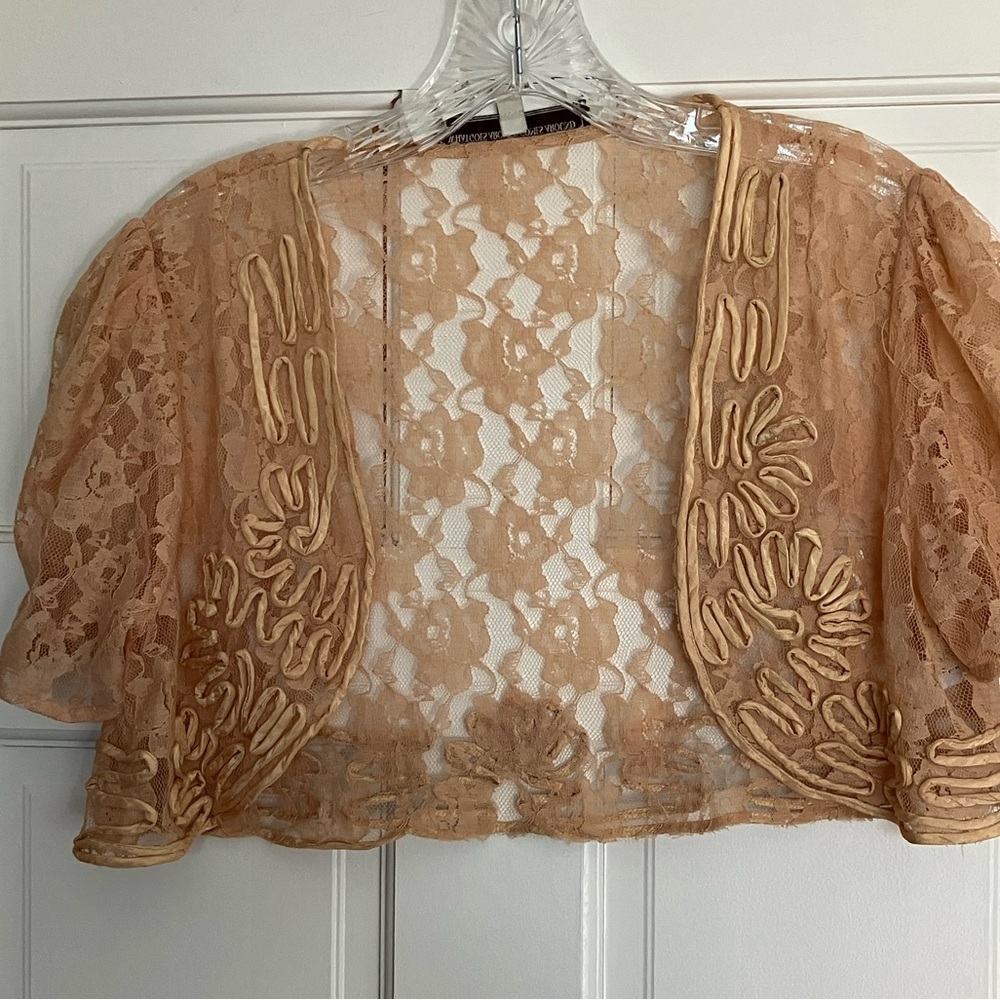 Lace with satin trim Bolero jacket by Anthropologie and large shopping bag🌺❤️❤️
